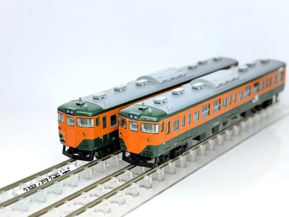 113系 2000番台 湘南色(JR仕様)が入線しました。KATO 10-1954/10-1955