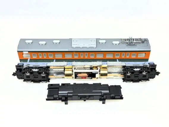 113系 2000番台 湘南色(JR仕様)が入線しました。KATO 10-1954/10-1955