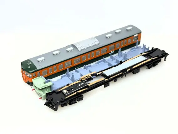 113系 2000番台 湘南色(JR仕様)が入線しました。KATO 10-1954/10-1955