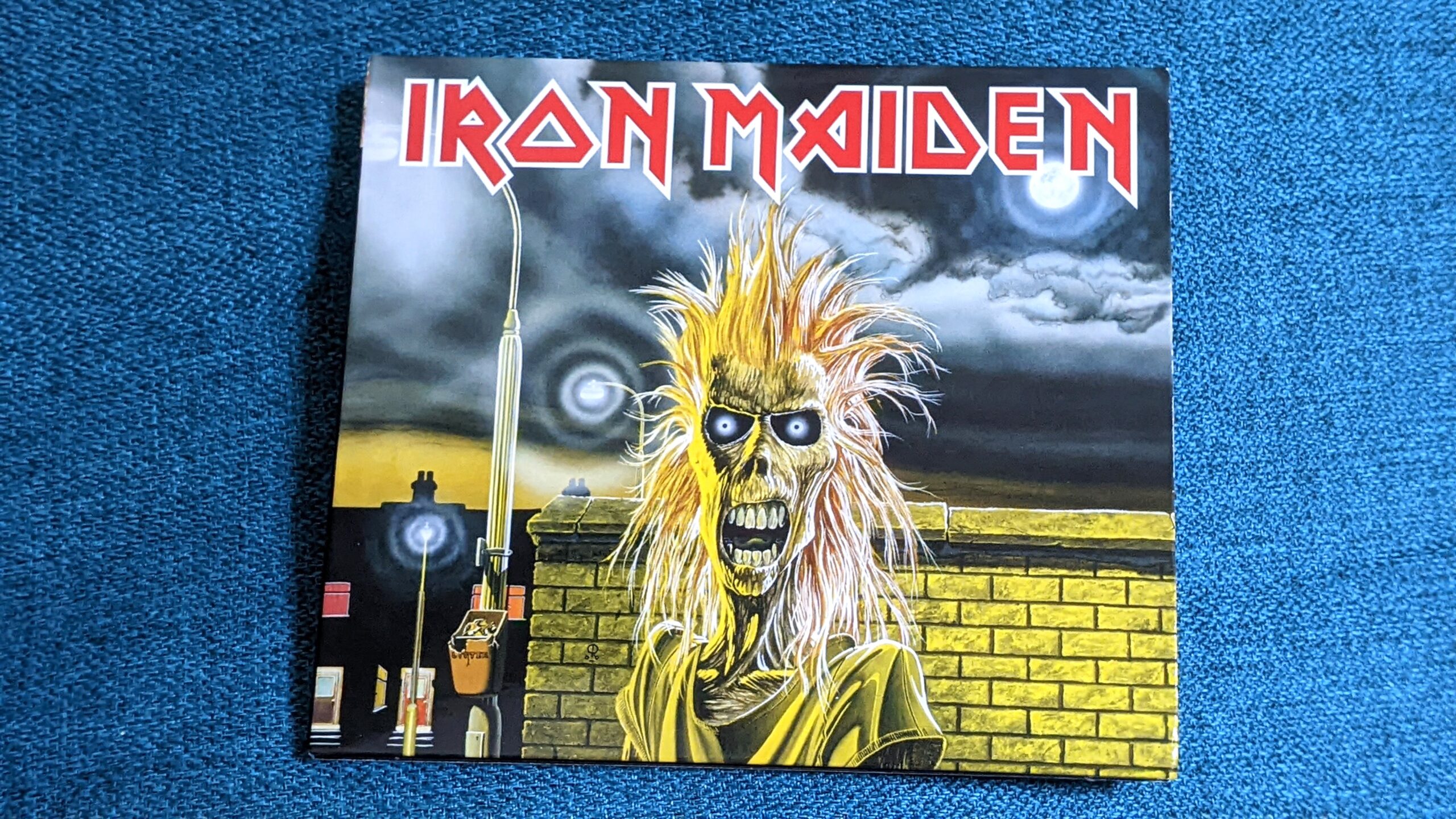 アイアン・メイデン】1stアルバムレビュー 【IRON MAIDEN】 | ヨカタロウ