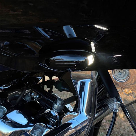 カスタムダイナミクス□ダイナミック LEDフロントターンシグナル