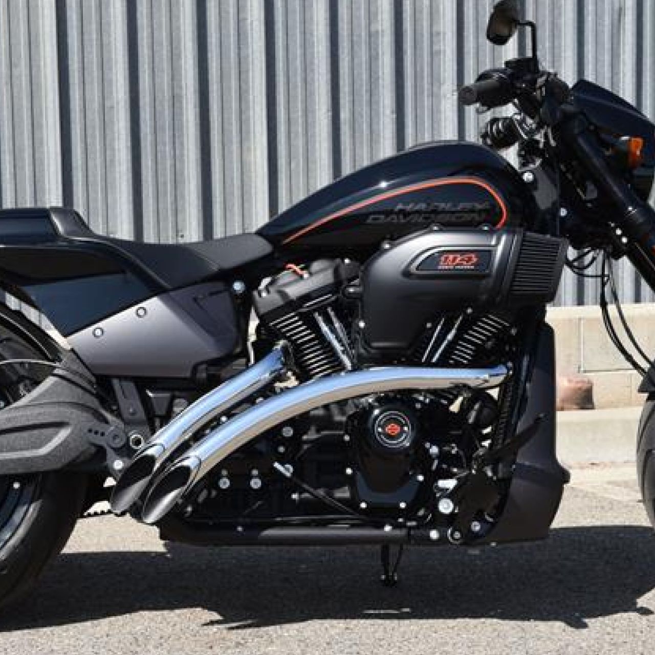 バッサニ□ ラジアルスイーパー フルエキゾーストマフラー ブラック