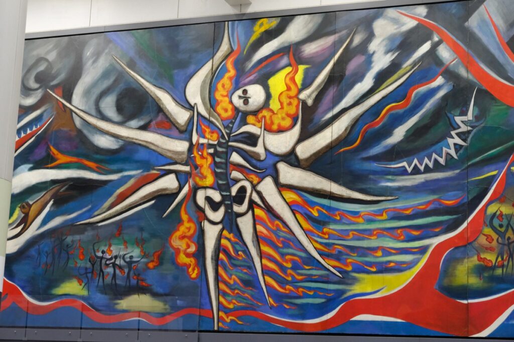 作品解説】明日の神話（岡本太郎）｜悲劇を乗り越える人の強さを描いた