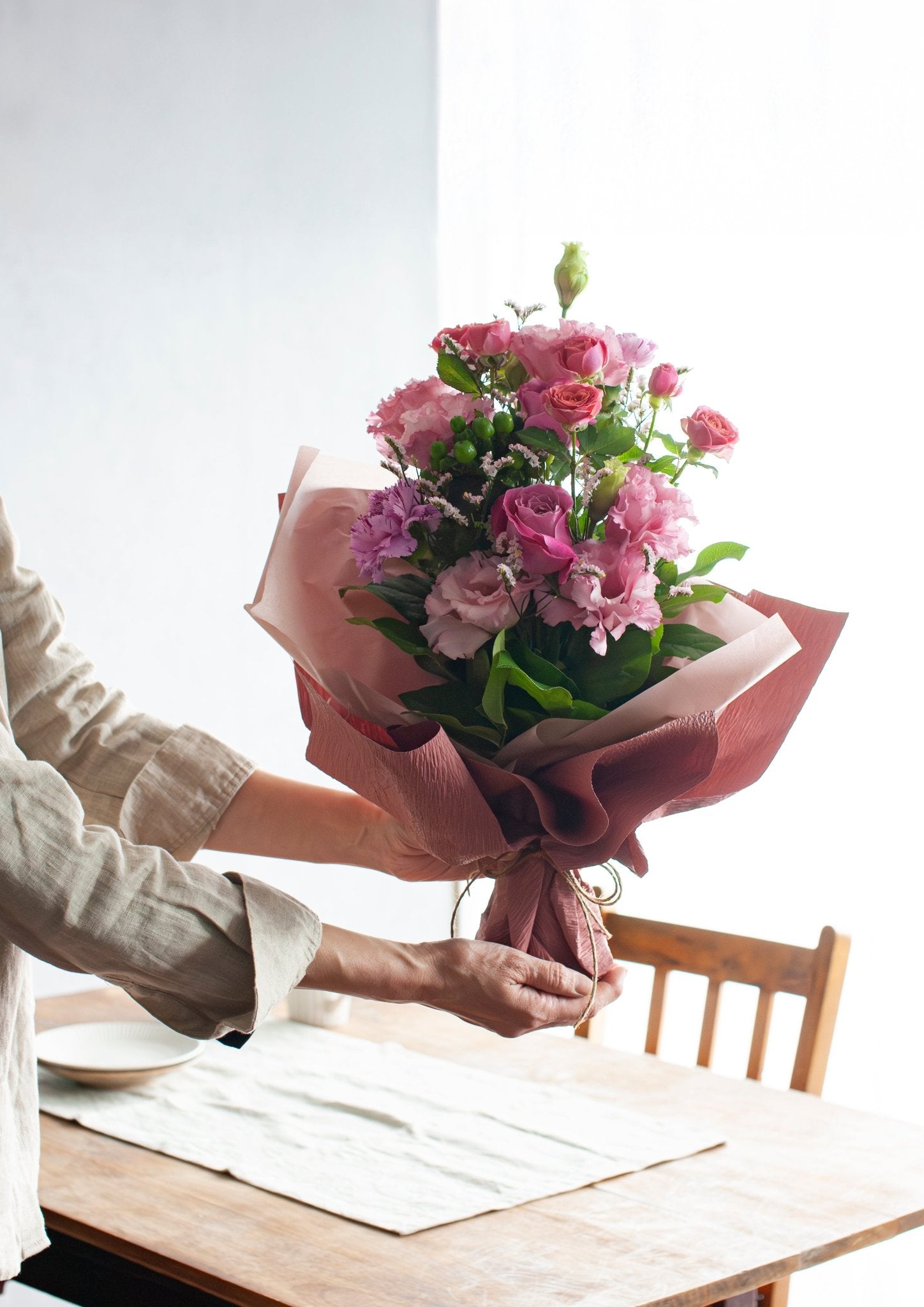 花束】可愛くておしゃれな ナチュラルピンクの花束 Lサイズ
