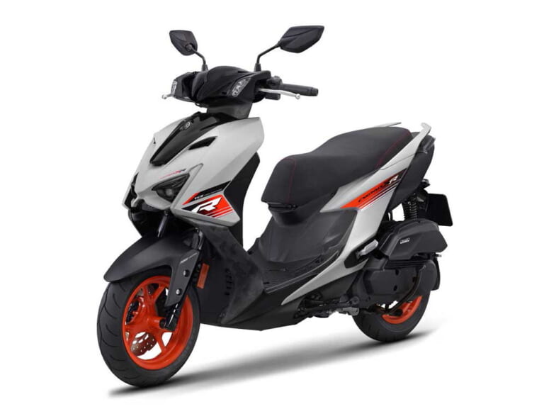 ヤマハ「シグナスX」復活!! 新登場155cc版「シグナスXR」、125cc版