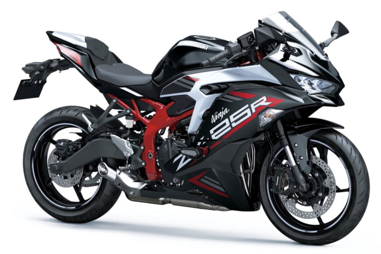 カワサキ「ニンジャZX-25R」はラムエア46psで82万5000円から【国内正式