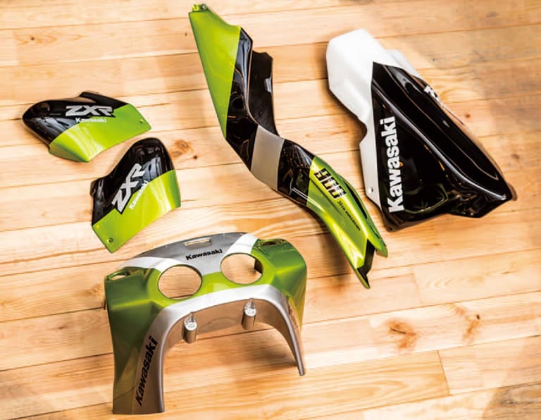 スペイン発・ジャパンレジェンズの外装キットで名車ZXRふたたび【往年