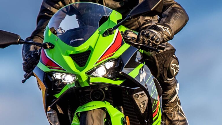 キリリとデザイン刷新！ 尼カワサキ新型「ニンジャZX-6R KRT
