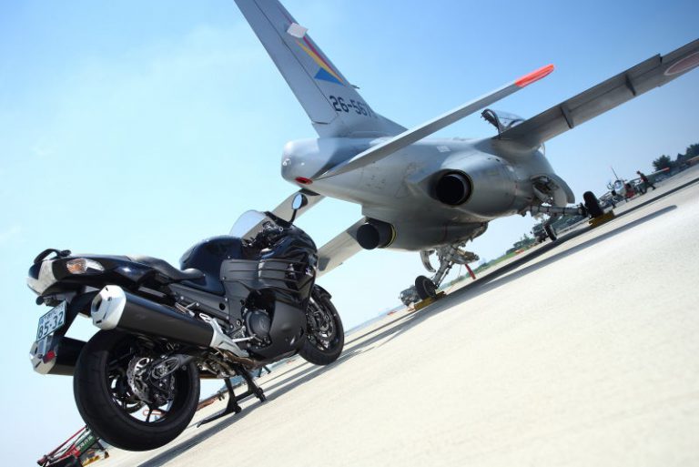 復刻・バイクで社会科見学】ニンジャZX-14R vs 航空自衛隊機!?［地対空