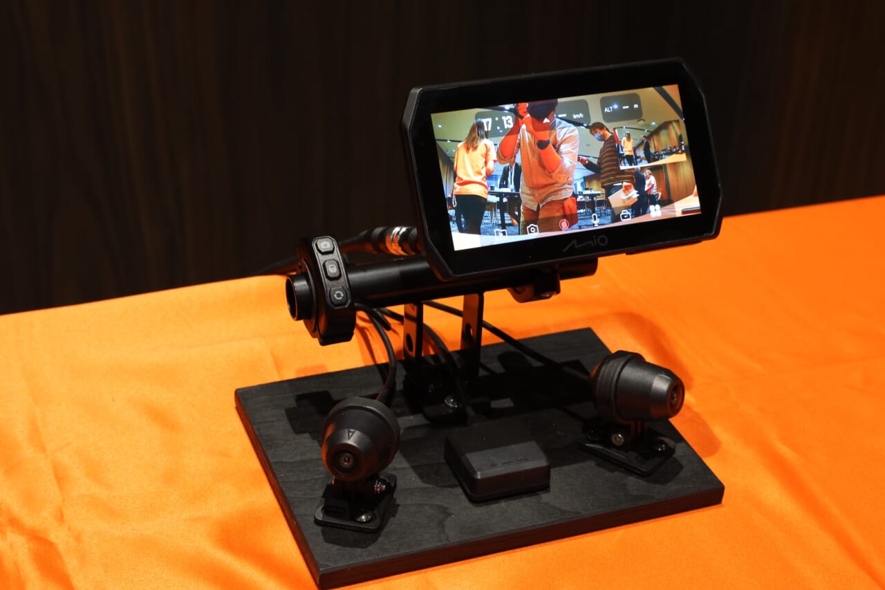 画像 No.3/8] 2輪用スマートモニター付きドラレコ「Mio MiVue MK50」が