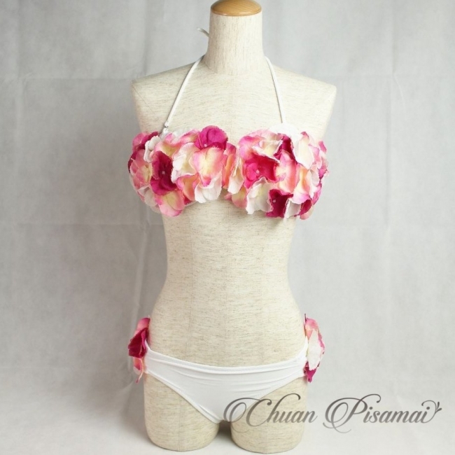 日本初登場「お花いっぱい」ビキニ、生肉の帯も？ 個性的な浴衣＆水着