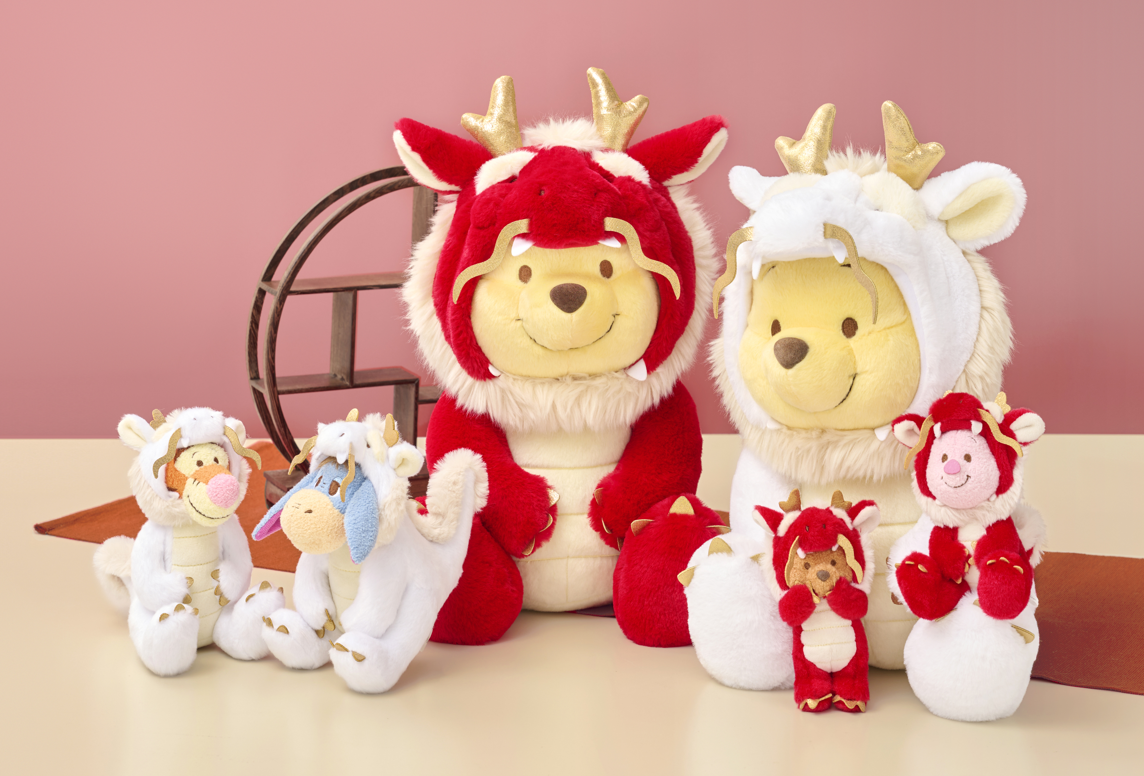 2024年の干支「辰」にくまのプーさんがなりきったら…ありえない可愛さ