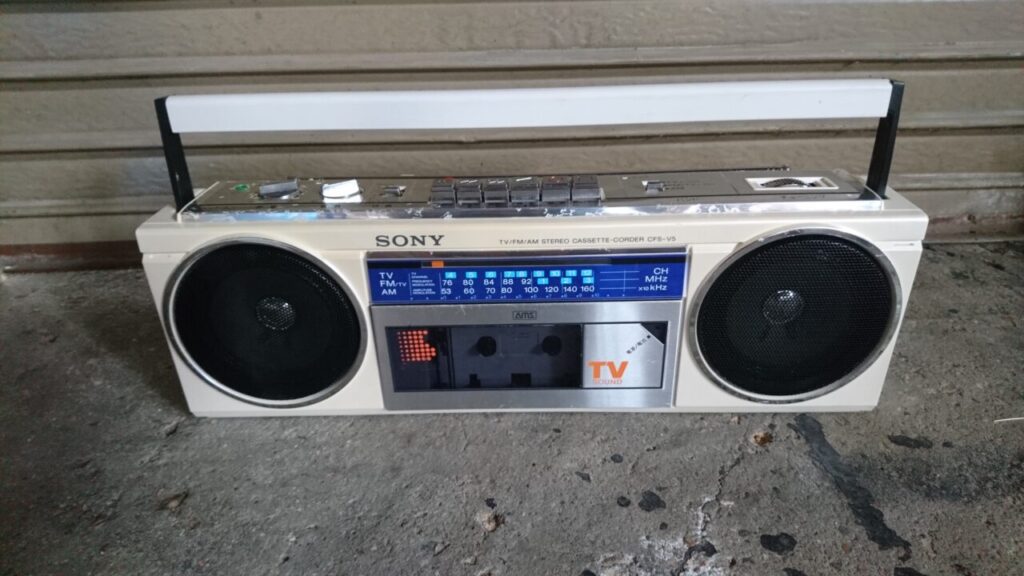 SONY製ラジカセ『CFS-V5』の清掃と修理が完了！（一部塗装も実行