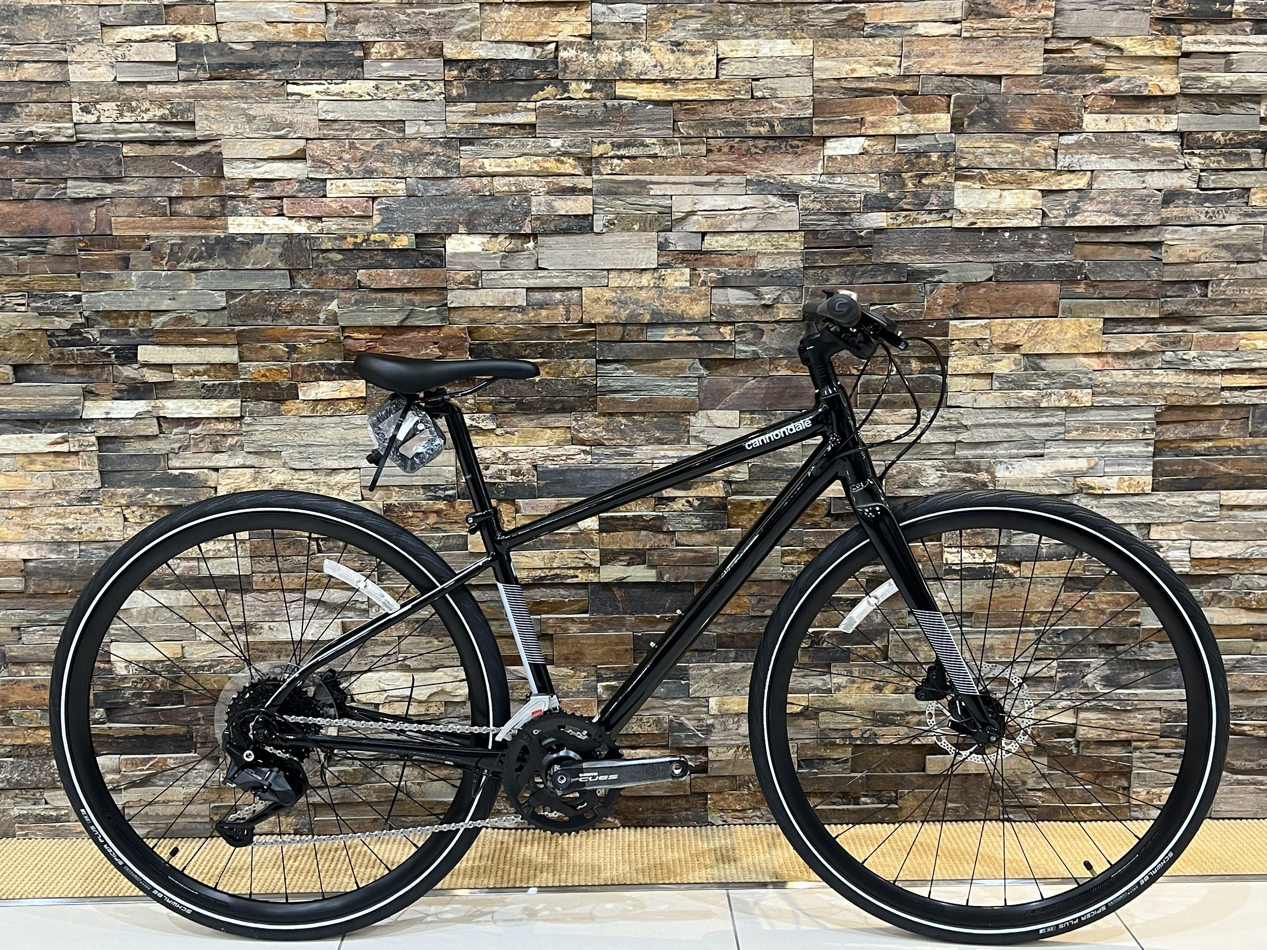 cannondale】新モデルCUSE仕様のスポーティなクロスバイク【CANNONDALE