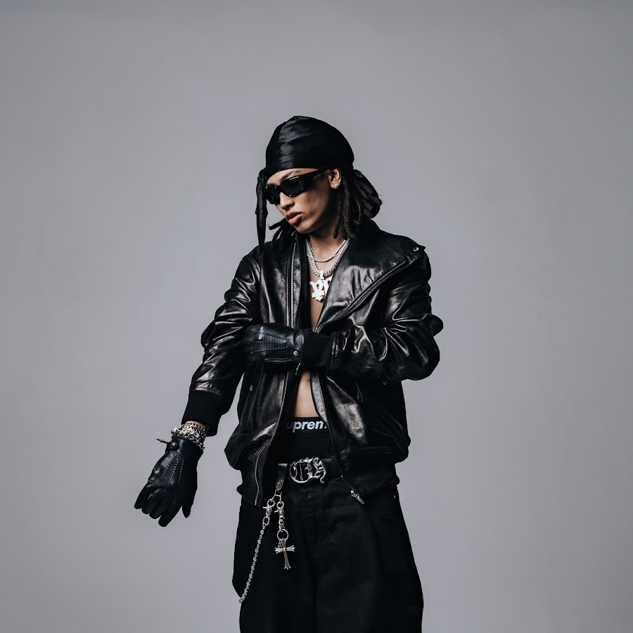 ellow Bucks - YouTube