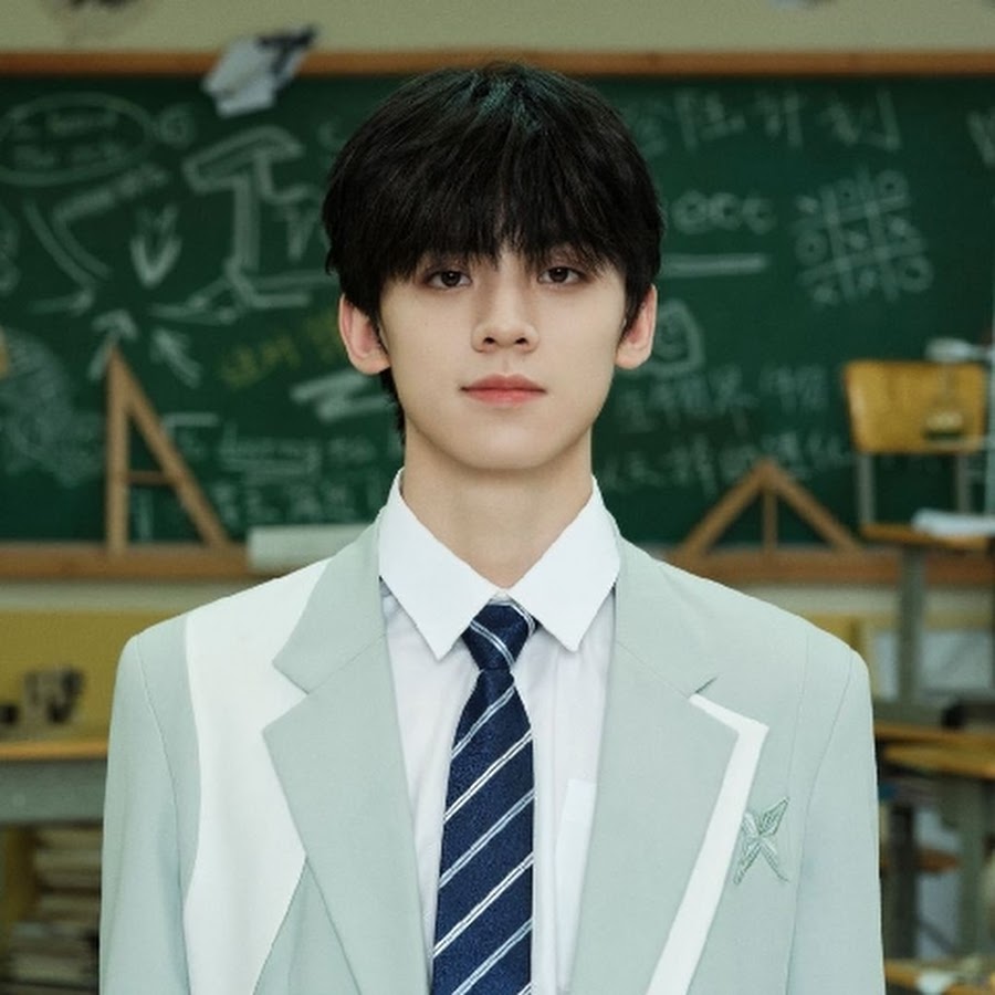 TOP登陆少年-左航- YouTube