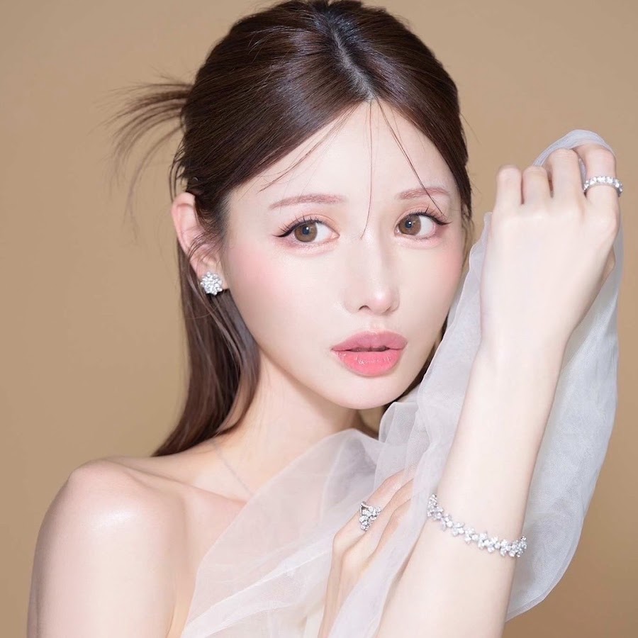 武藤静香 - YouTube