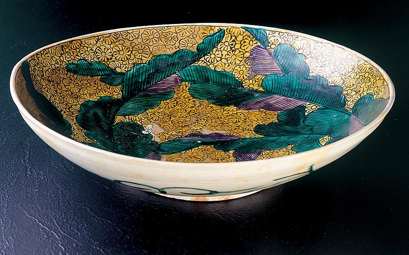 伝統美術の館：古九谷、吉田屋窯の世界 | 加賀 伝統工芸村 ゆのくにの森