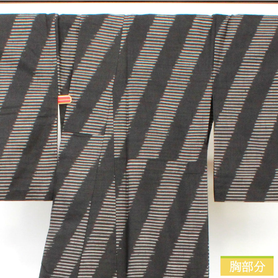 リサイクル着物】紬 正絹 身丈169cm 裄丈68.5cm 真綿紬 幾何学模様 S