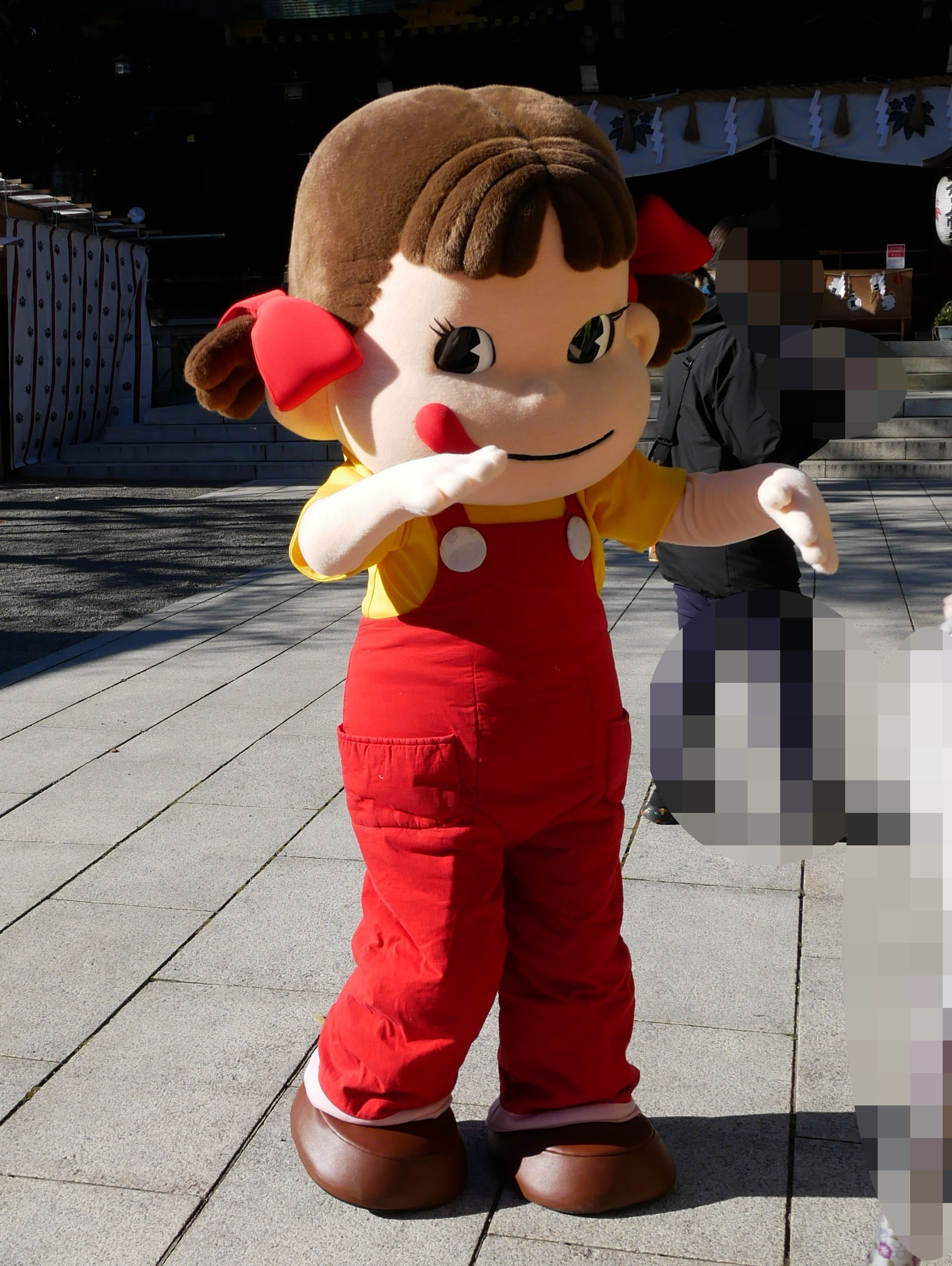 不二家 店頭ペコちゃん ほっぺの赤いペコちゃん 等身大 不二家 店頭