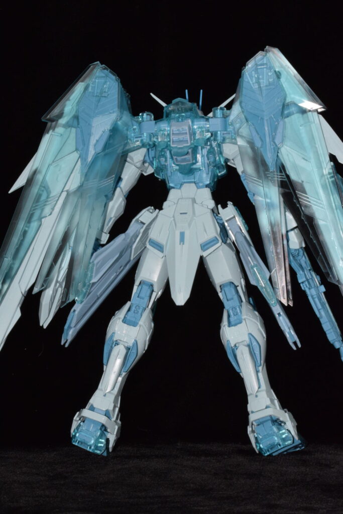MG フリーダムガンダム Ver.2.0 [CROSS CONTRAST COLORS / CLEAR BLUE