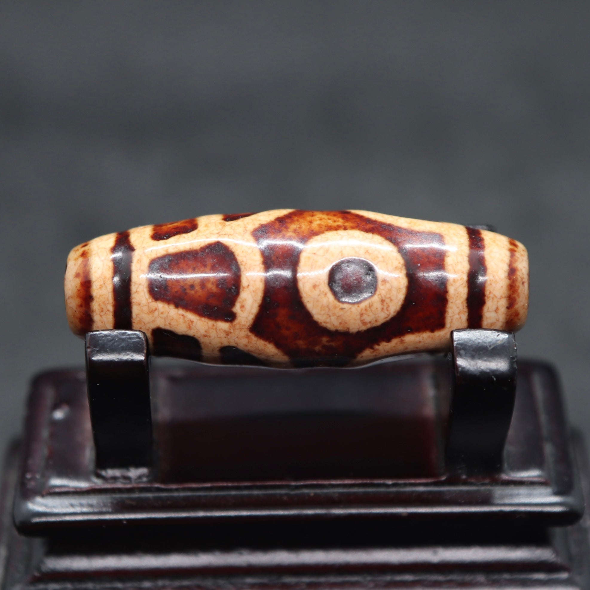 蓮花ニ眼上肯天珠35.1㎜ – 天然石屋 優月堂