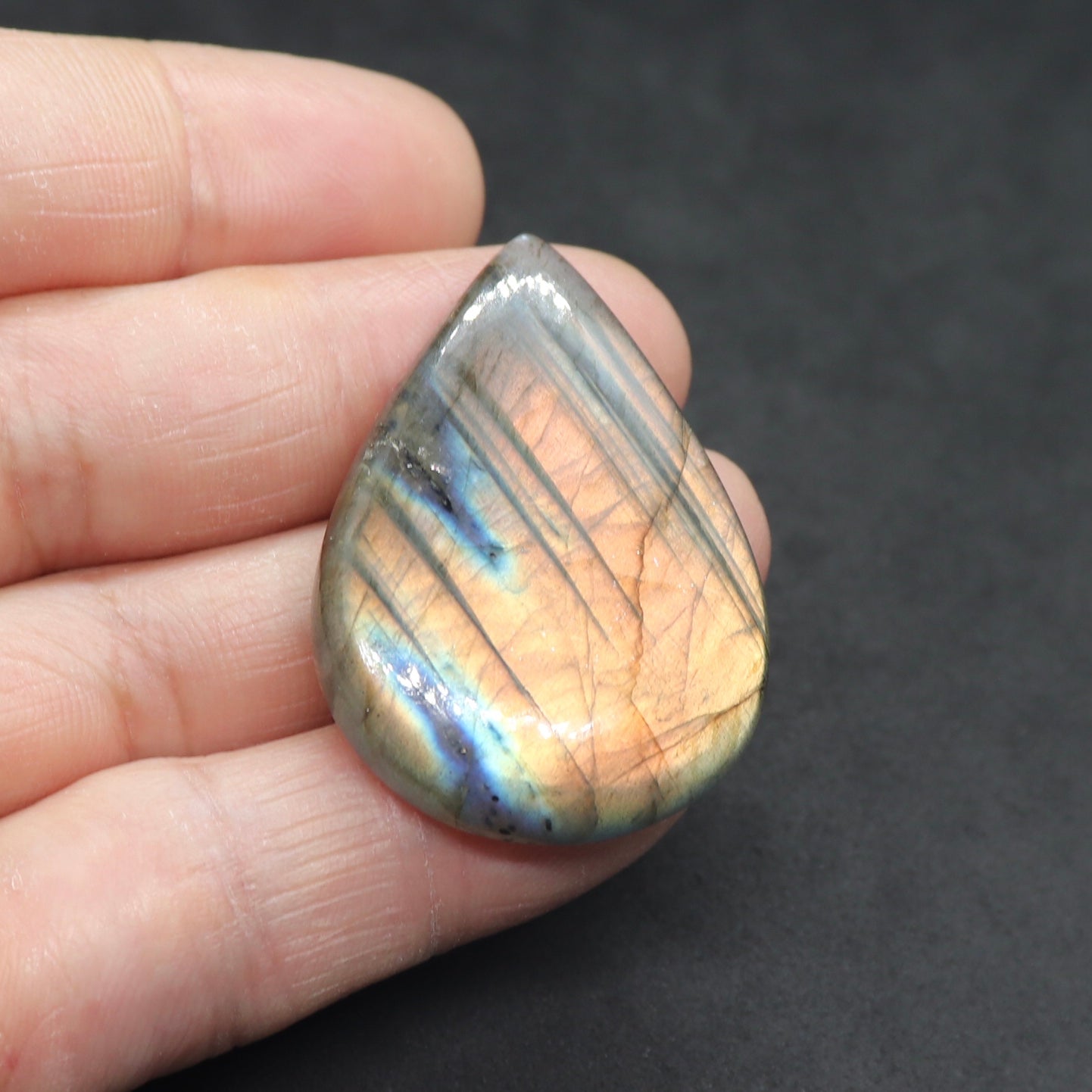 綺麗なラブラドライト！ズーンとくる！綺麗！ 綺麗なラブラドライト