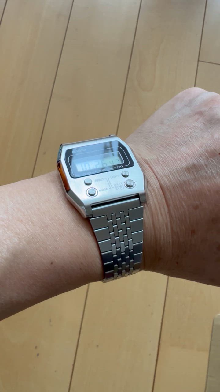 スタンダード（CASIO） CASIO “STANDARD PREMIUM” A1100D-1JF SILVER