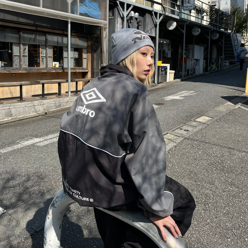 9090 × UMBRO CITY LOGO NYLON JACKET – YZ
