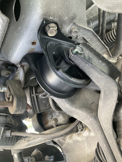 ゴム部品は劣化します】アクティバン/バモスのエンジンマウント交換で