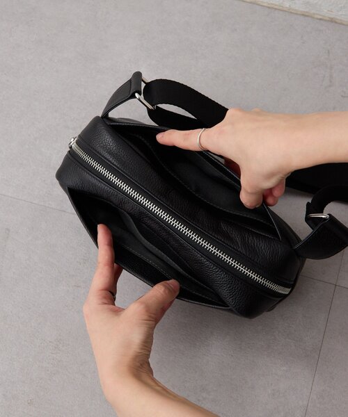 ear PAPILLONNER（イア パピヨネ） ショルダーバッグ バッグ 「本革