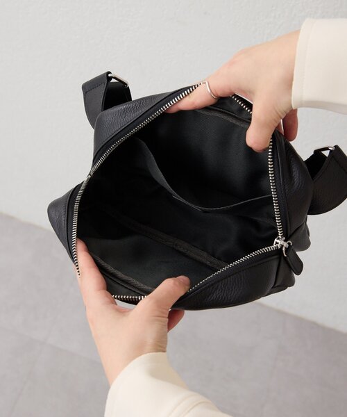 ear PAPILLONNER（イア パピヨネ） ショルダーバッグ バッグ 「本革