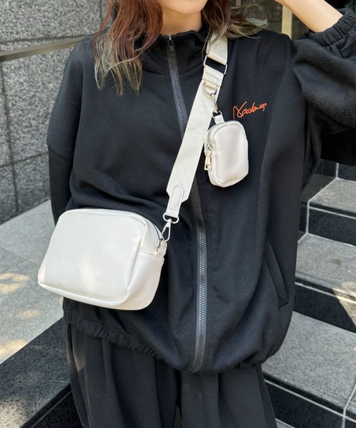 CLEA ショルダーバッグ バッグ マルチケース付きスクエアショルダー