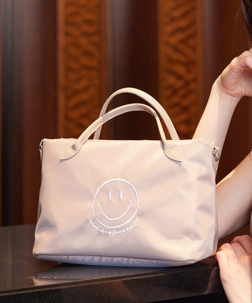 SALON DE ALFURD TOKYO（サロン・ド・アルファード） ポーチ スマイル