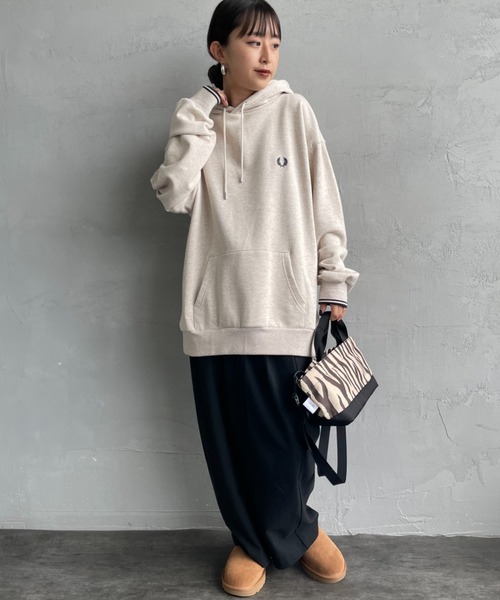 FRED PERRY（フレッドペリー） パーカー 別注 フードロゴ刺繍