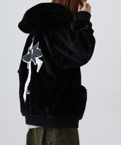 RE730 ブルゾン アウター Cross big fur blouson / クロスアップリケ