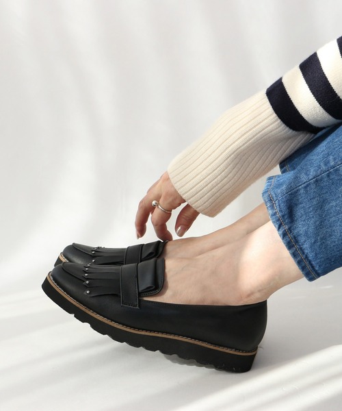 Fin（フィン） ローファー フリンジスタッズローファー レディース