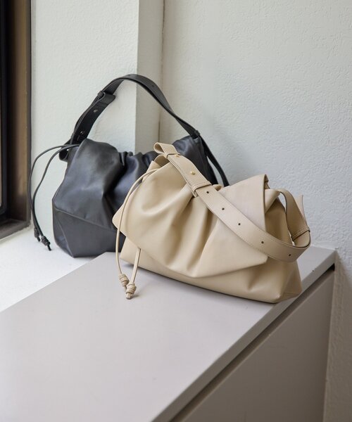 ear PAPILLONNER（イア パピヨネ） ショルダーバッグ バッグ レザー