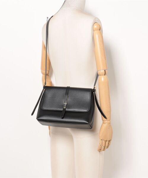 LA VORAGINE（ラ ヴォラジネ） ショルダーバッグ バッグ フェイク