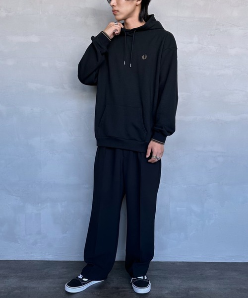 FRED PERRY（フレッドペリー） パーカー 別注 フードロゴ刺繍