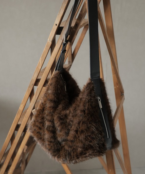 ULYSSES ショルダーバッグ バッグ アニマル柄ファーショルダーバッグ