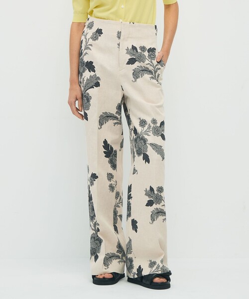 CABaN（キャバン） パンツ モノトーンフラワープリント フレアパンツ