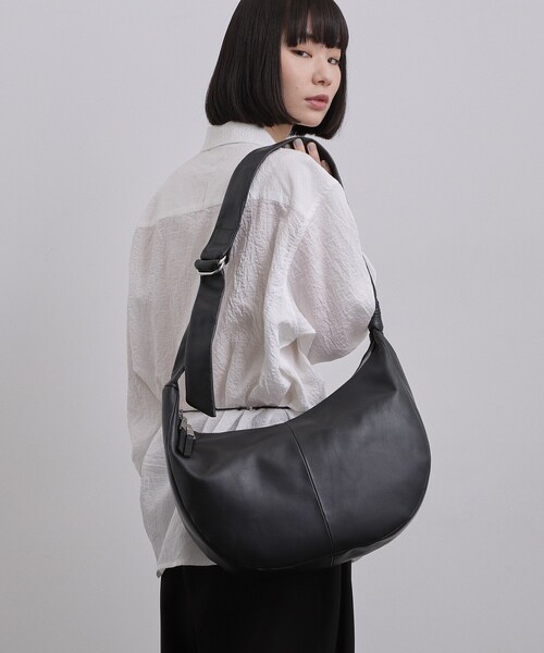 tk.TAKEO KIKUCHI（ティーケータケオキクチ） ショルダーバッグ 「牛革