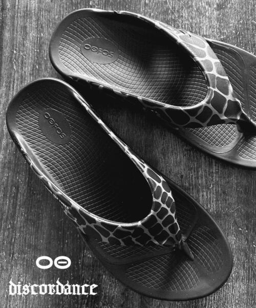 OOFOS（ウーフォス） サンダル OOFOS x Children of the discordance