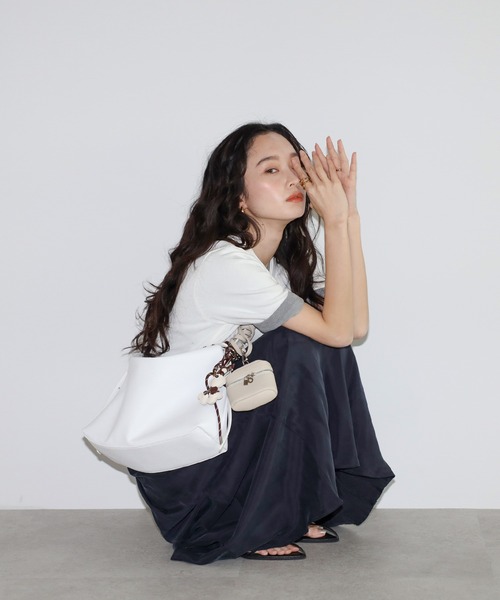 soins ショルダーバッグ バッグ 「牛革」ミニマルショルダーバッグ