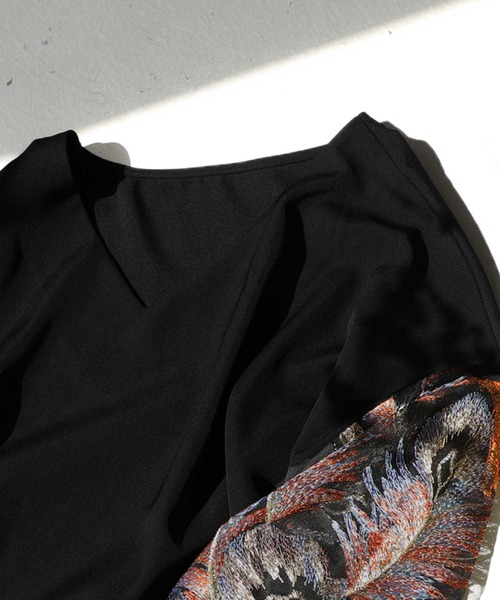 antiqua（アンティカ） tシャツ 刺繍デザイントップス レディース