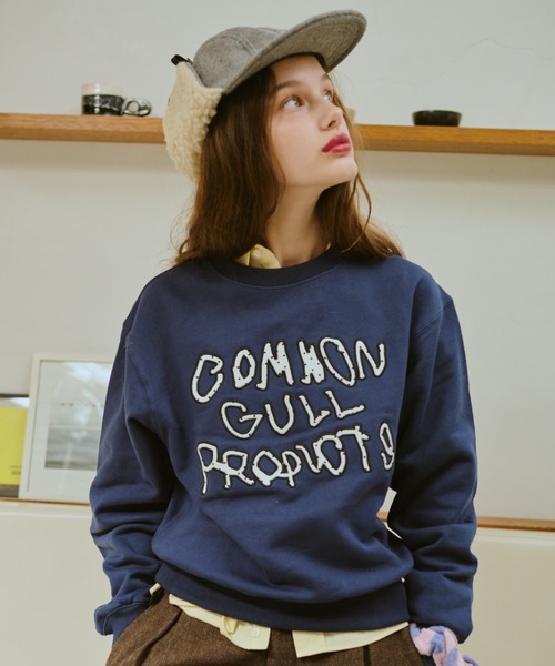 common gull products. トレーナー スウェット ブランコに乗ったcommon