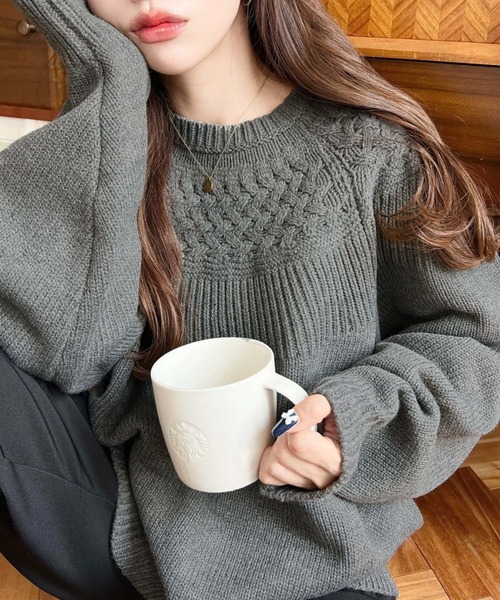 moment+ ニット セーター 求心ケーブル編みニットプルオーバー
