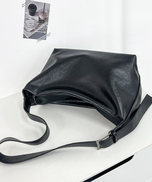 B.R.U ショルダーバッグ フェイクレザーショルダーバッグ メンズ