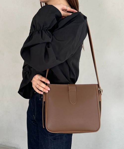 ショルダーバッグ バッグ フラップベルトデザイン PUスクエア